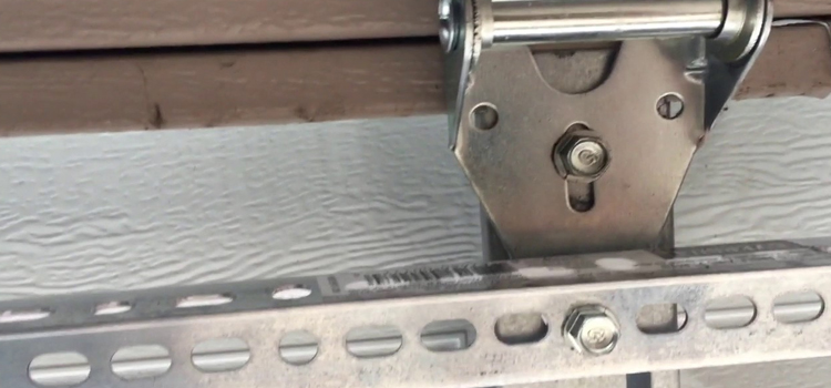 commercial garage door hinges repair in Kanata