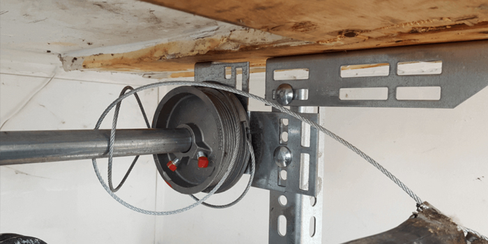 Malwood fix garage door cable